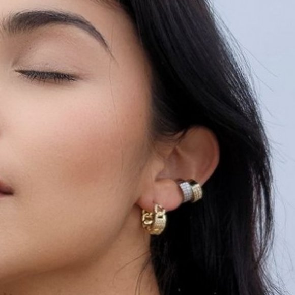 NEW Pave CZ Diamonds Ear Cuff Earrings - Picture 2 of 3